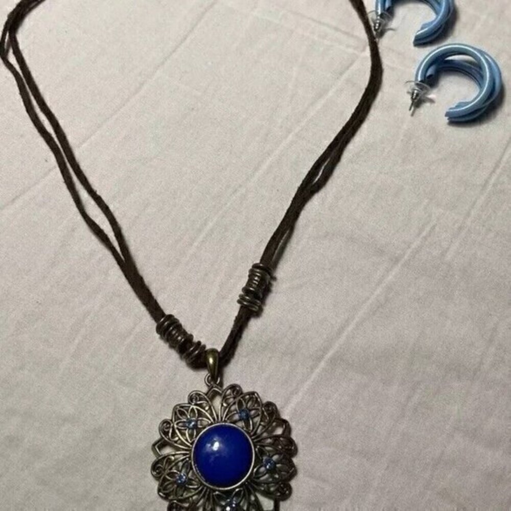 Vintage Necklace Western Crystals Art Deco Blue Pendant Glass Bead 23 Inches